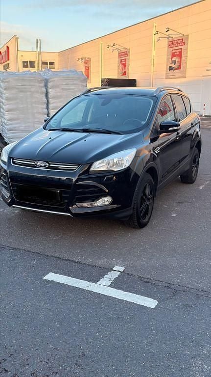 Gebraucht Ford Kuga Titanium 140 PS (102 kW) 2014 Schwarz SUV