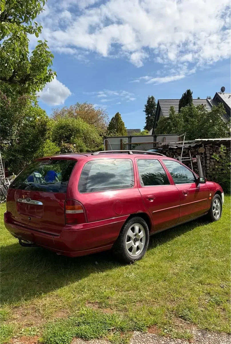 Gebraucht Ford Mondeo 115 PS (84 kW) 1998 Rot Kombi