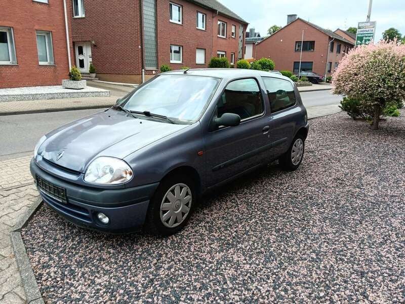 Grün Gebraucht 2000 Renault Clio II Limousine | 2.300 € (Fairer Preis) - Bild 1/4