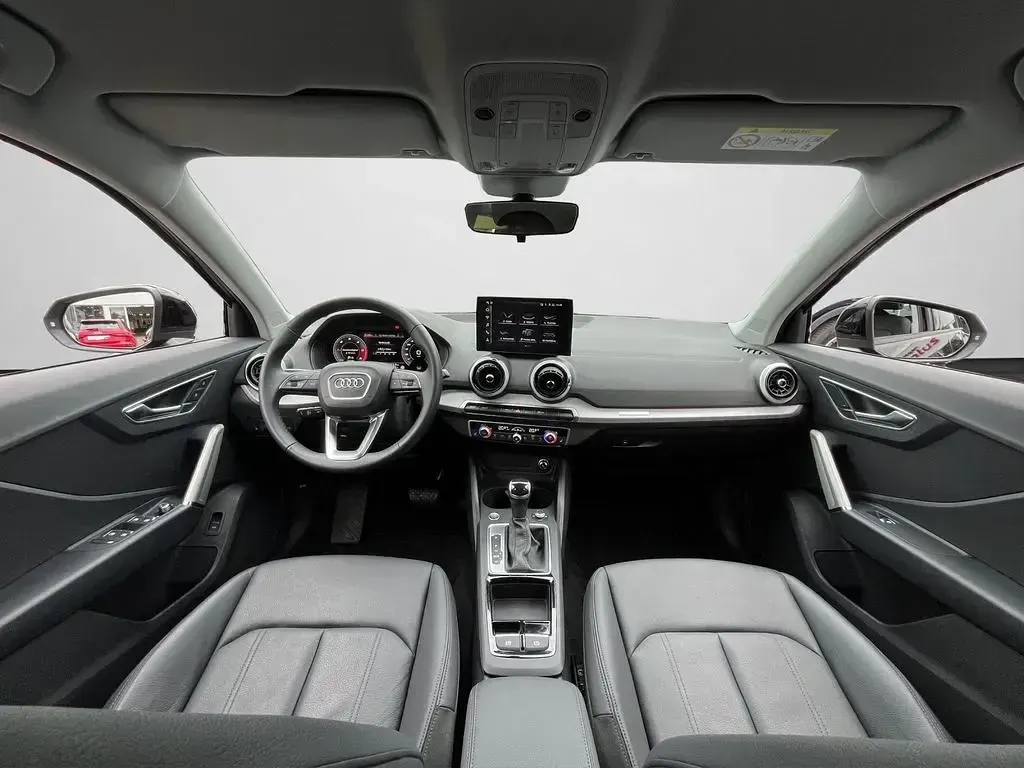 Gebraucht Audi Q2 Ambiente 150 PS (110 kW) 2025 Mythosschwarz metallic SUV