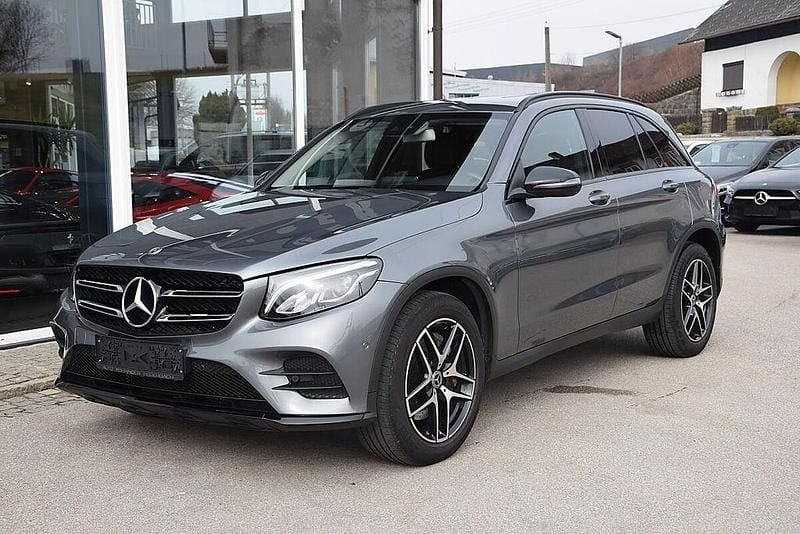 Gebraucht Mercedes GLC250 AMG line 204 PS (150 kW) 2019 Grau SUV