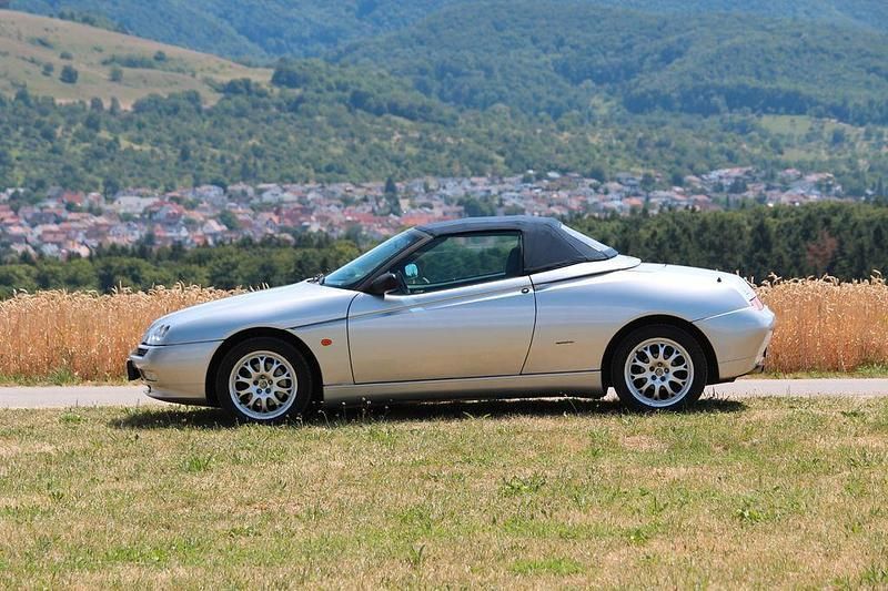 Silber Gebraucht 1999 Alfa Romeo Spider Lusso Cabrio | 5.950 € (Guter Preis) - Bild 1/4