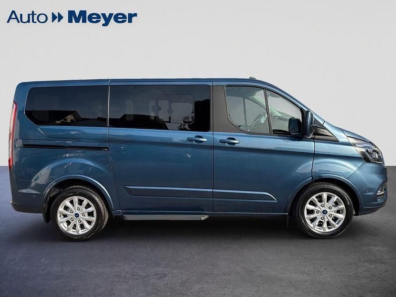Gebraucht Ford Tourneo Titanium 131 PS (96 kW) 2021 Blau Van / Kleinbus