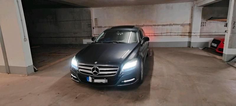 Grau Gebraucht 2013 Mercedes CLS350 Kombi | 14.000 € (Superpreis) - Bild 1/4