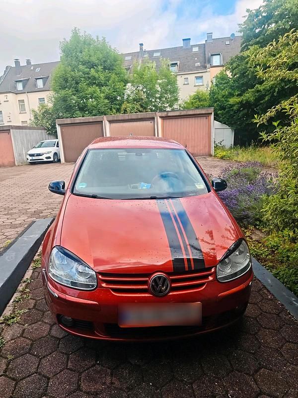 Orange Gebraucht 2006 VW Golf V Edition Kleinwagen | 2.700 € (Fairer Preis) - Bild 1/4