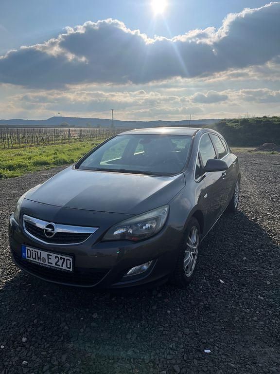 Gebraucht Opel Astra Cosmo 125 PS (91 kW) 2010 Grau Limousine