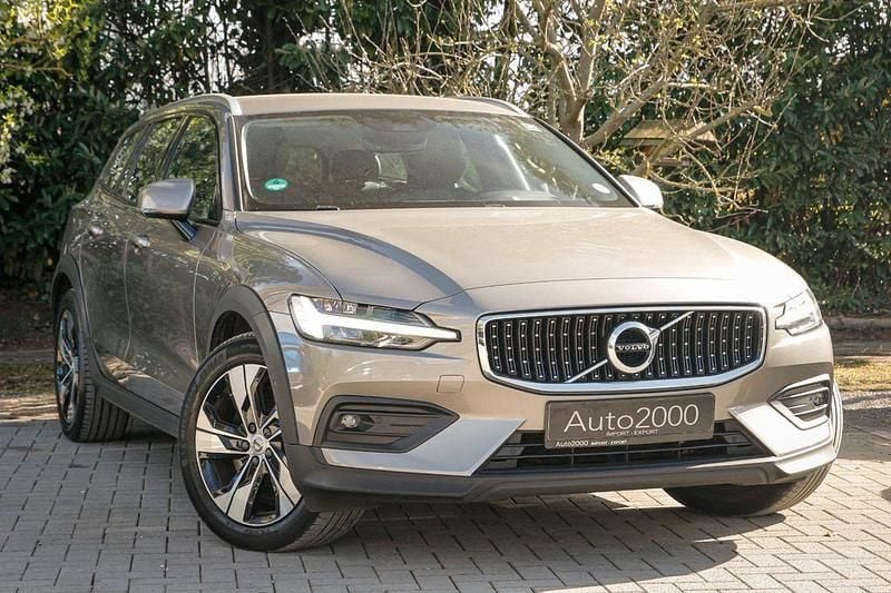 Gebraucht Volvo V60 CC 250 PS (183 kW) 2020 Grau Kombi