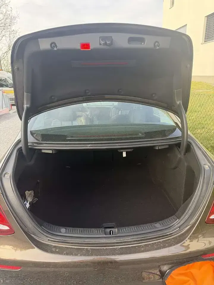 Gebraucht Mercedes E350 Avantgarde 211 PS (155 kW) 2017 Limousine