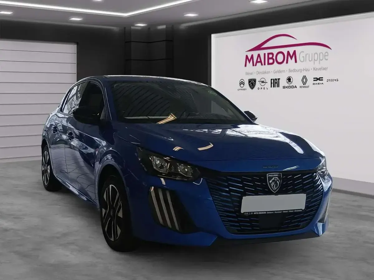 Neu Peugeot e-208 Allure 100 kW (136 PS) 2025 Blau/typ aussenverkleidung met Kleinwagen
