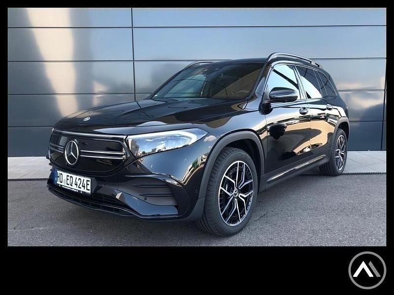 Kosmosschwarz metallic Gebraucht 2023 Mercedes EQB350 AMG SUV | 41.889 € (Etwas zu teuer) - Bild 1/4