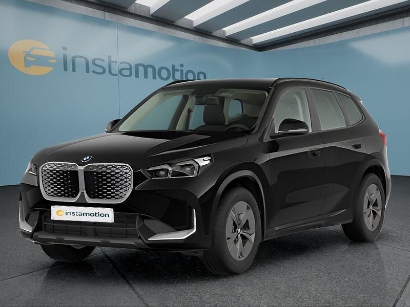Schwarz Neu 2025 BMW iX1 SUV | 57.249 € - Bild 1/4