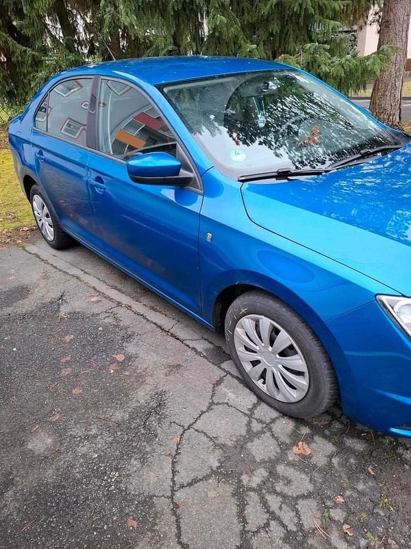Gebraucht Seat Toledo 105 PS (77 kW) 2014 Blau Kleinwagen