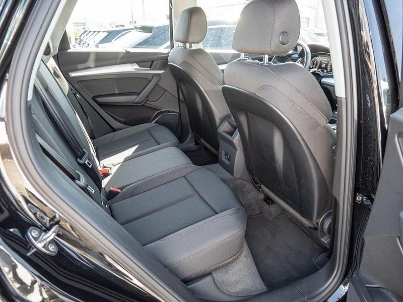 Gebraucht Audi Q5 Sport 204 PS (150 kW) 2023 Mythosschwarz metallic SUV