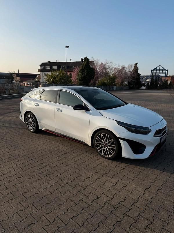 Gebraucht Kia ProCeed GT 204 PS (150 kW) 2023 Weiß Kombi