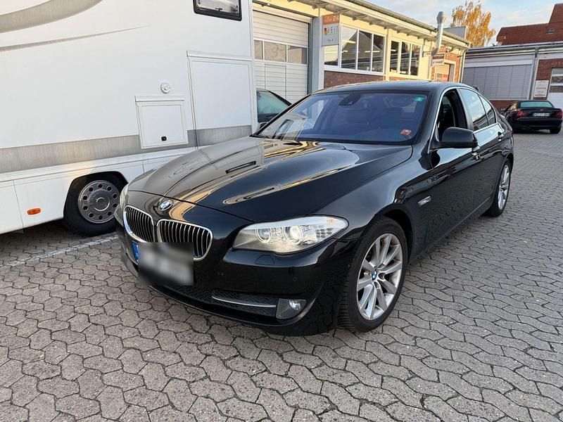 Schwarz Gebraucht 2012 BMW 530 Limousine | 11.000 € (Superpreis) - Bild 1/4