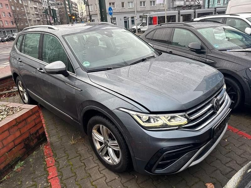 Gebraucht VW Tiguan Allspace Elegance 150 PS (110 kW) 2022 Grau SUV