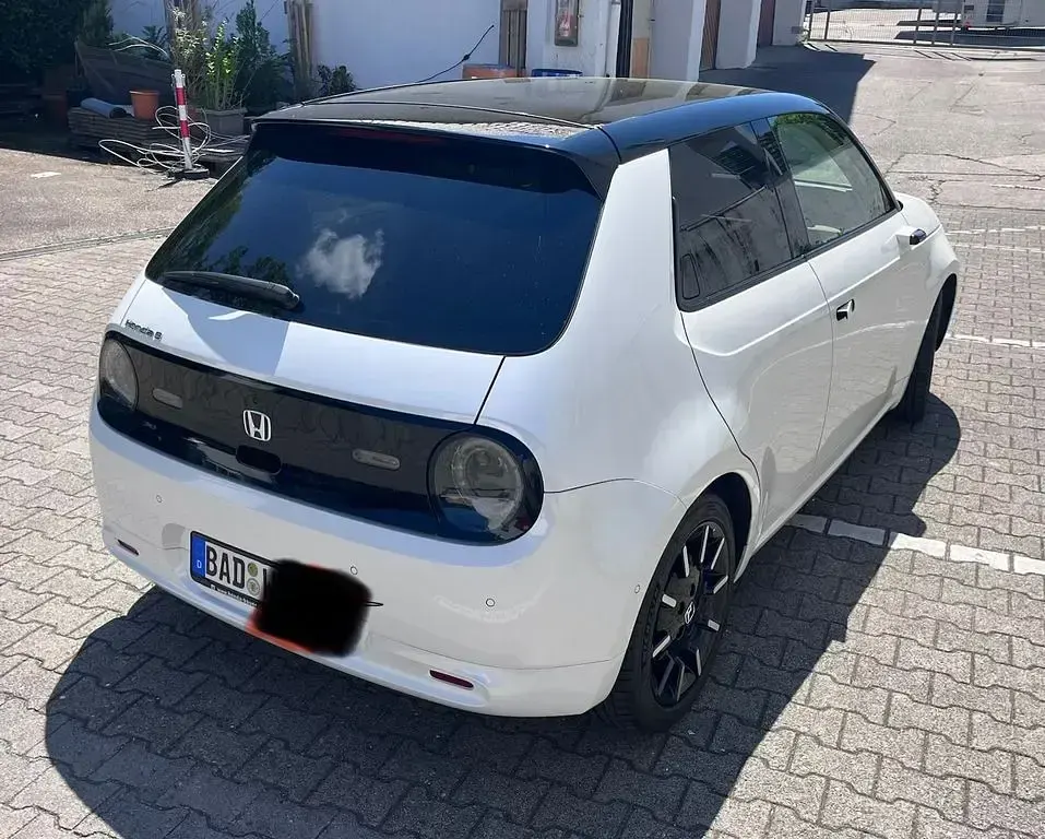 Usata Honda e 100 kW (136 CV) 2022 Bianco Utilitaria