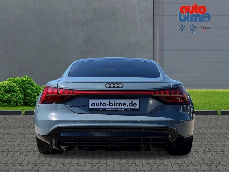 Gebraucht Audi e-tron GT quattro Sport 350 kW (476 PS) 2022 Kemoragrau metallic Limousine