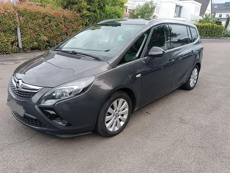 Grau Gebraucht 2015 Opel Zafira Tourer Business Van / Kleinbus | 11.000 € (Fairer Preis) - Bild 1/4