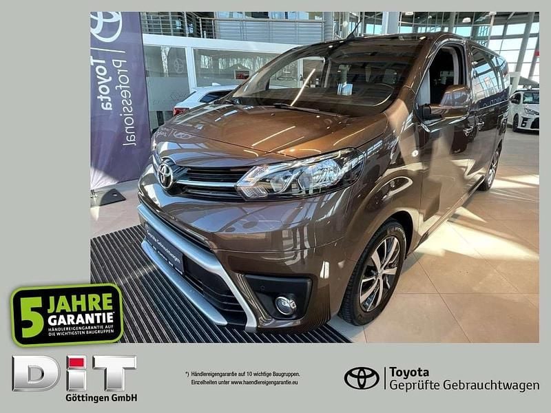 Gebraucht Toyota Proace Verso Team 177 PS (130 kW) 2018 Brown rich oak Kombi