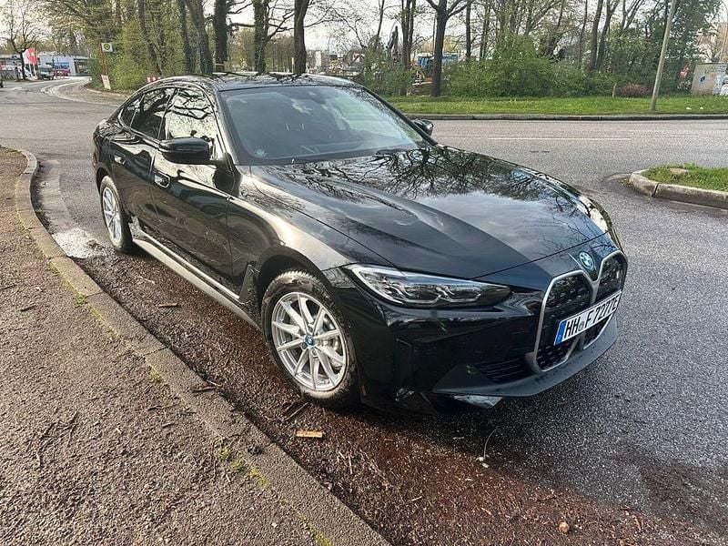 Schwarz Gebraucht 2023 BMW i4 Sport Line Limousine | 40.700 € (Superpreis) - Bild 1/4