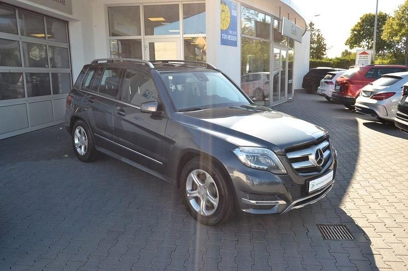Grau Gebraucht 2015 Mercedes GLK250 SUV | 14.980 € (Fairer Preis) - Bild 1/3