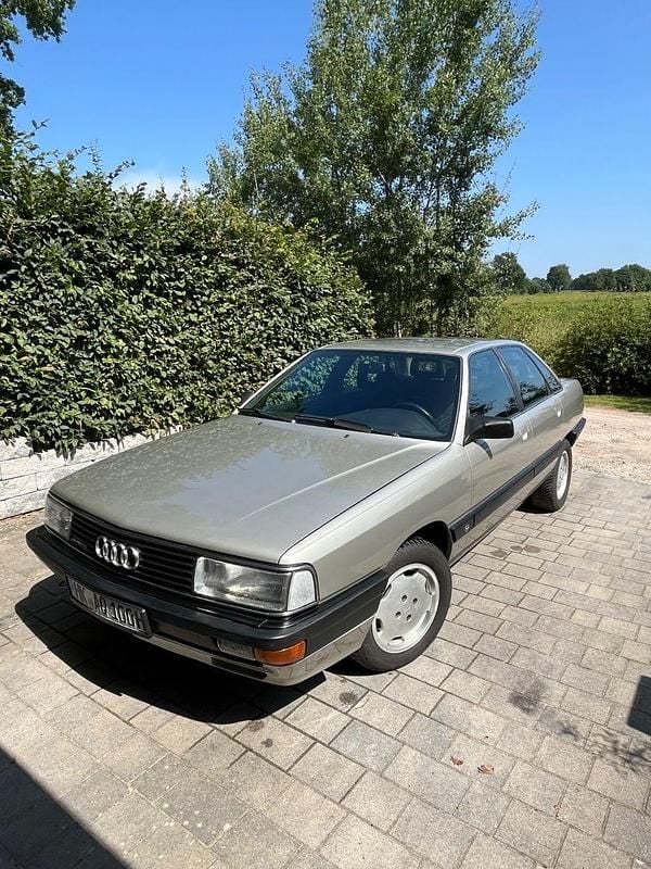 Silber Gebraucht 1988 Audi Quattro Coupé | 7.900 € - Bild 1/4