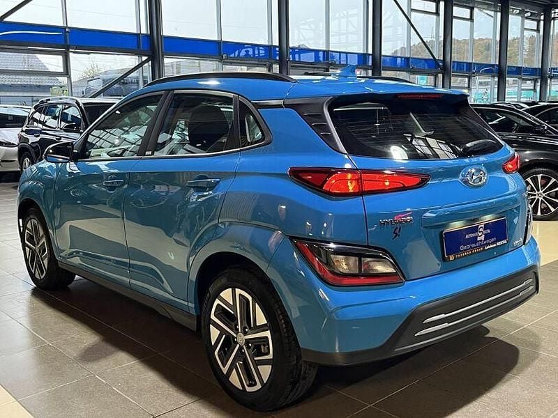 Gebraucht Hyundai Kona 100 kW (136 PS) 2021 Blau SUV