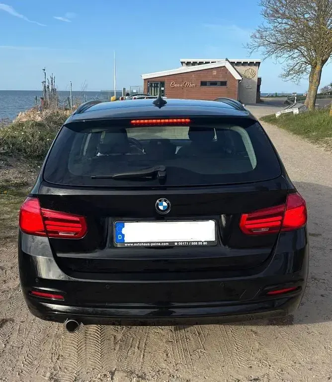 Gebraucht BMW 318 Advantage 150 PS (110 kW) 2019 Schwarz Kombi