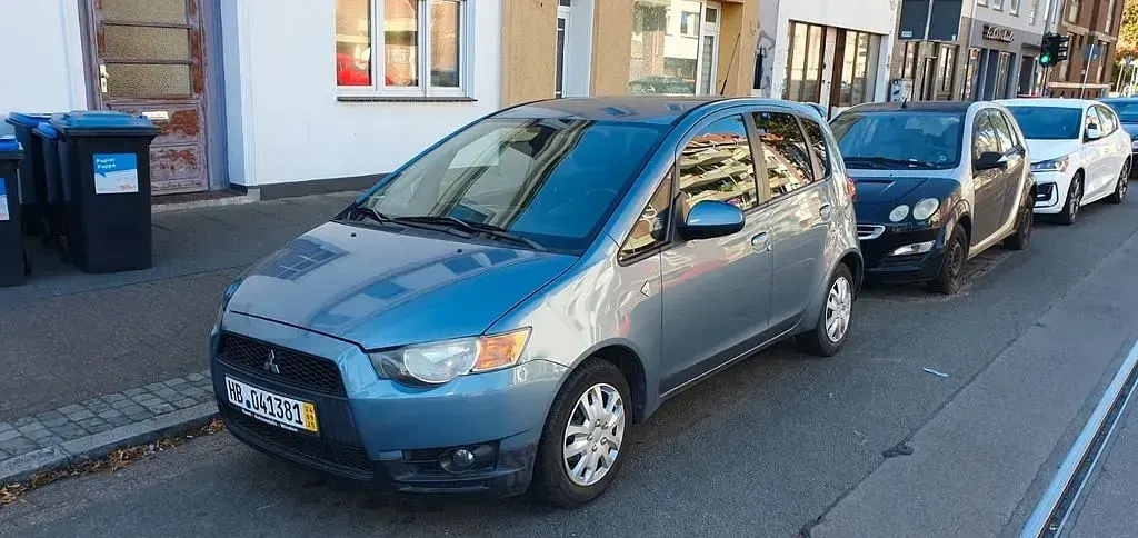 Gebraucht Mitsubishi Colt Inform 95 PS (69 kW) 2009 Blau Kleinwagen