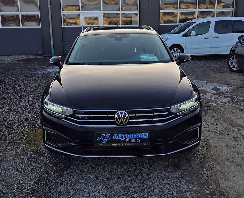 Gebraucht VW Passat GTE 156 PS (114 kW) 2020 Deep black perleffekt (metallic) Kombi