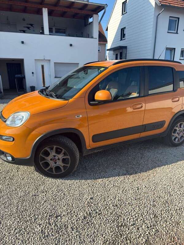 Gebraucht 2015 Fiat Panda 4x4 Kleinwagen | 11.000 € (Etwas zu teuer) - Bild 1/4