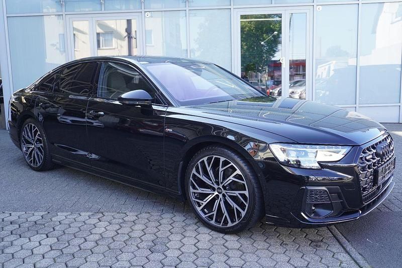 Mythosschwarz Gebraucht 2022 Audi A8 Sport Limousine | 76.999 € (Teuer) - Bild 1/4