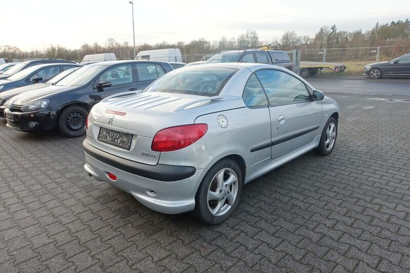 Gebraucht Peugeot 206 CC 109 PS (80 kW) 2003 Grau Cabrio