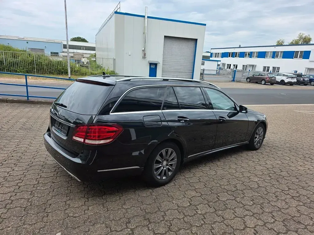 Gebraucht Mercedes E300 231 PS (169 kW) 2016 Schwarz Kombi