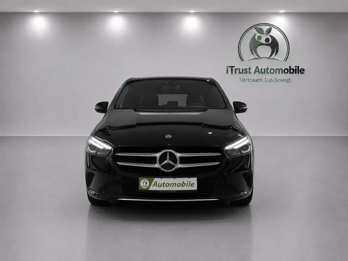 Gebraucht Mercedes B200 163 PS (119 kW) 2020 Schwarz Kleinwagen
