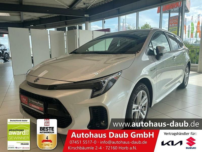 Platinium white pearl Neu 2025 Suzuki Swace Comfort+ Kombi | 32.990 € - Bild 1/4