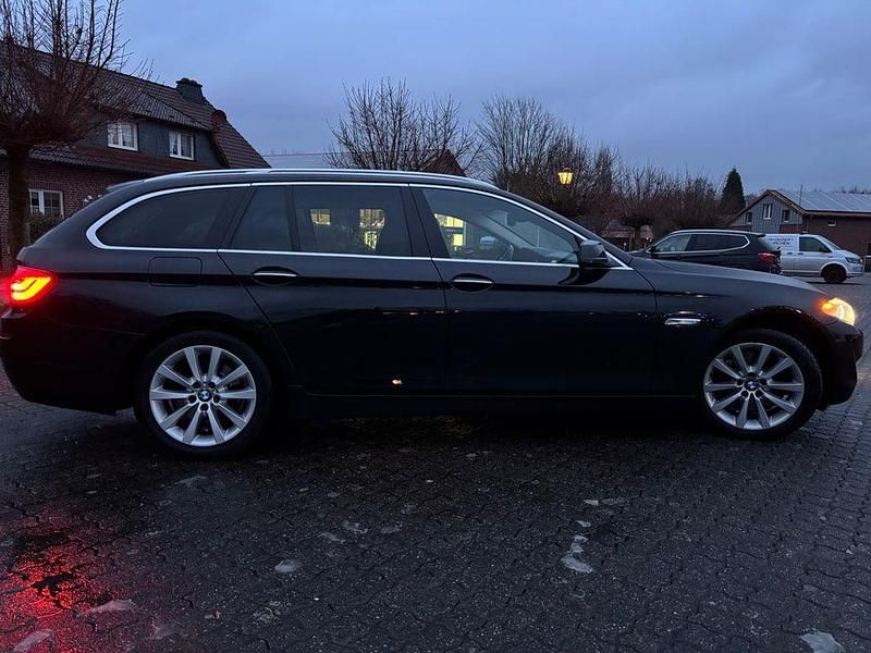 Schwarz Gebraucht 2010 BMW 525 Kombi | 10.399 € (Fairer Preis) - Bild 1/4