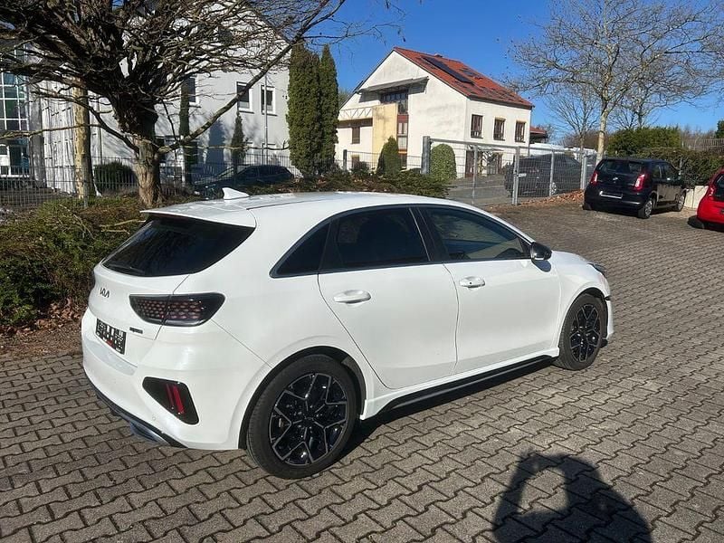 Gebraucht Kia Ceed GT-Line 140 PS (102 kW) 2025 Weiß Kleinwagen