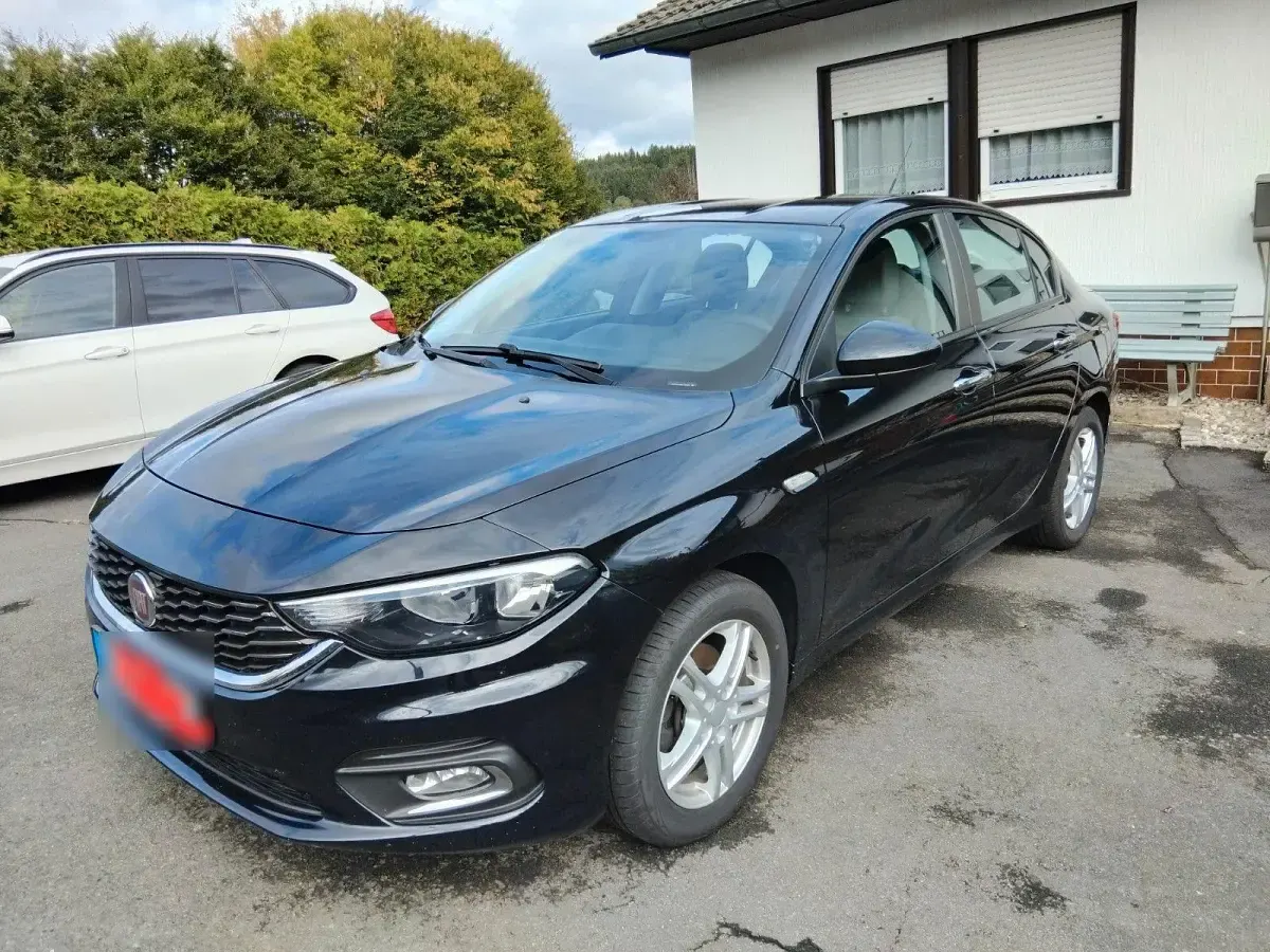 Gebraucht Fiat Tipo Lounge 95 PS (69 kW) 2018 Schwarz Limousine