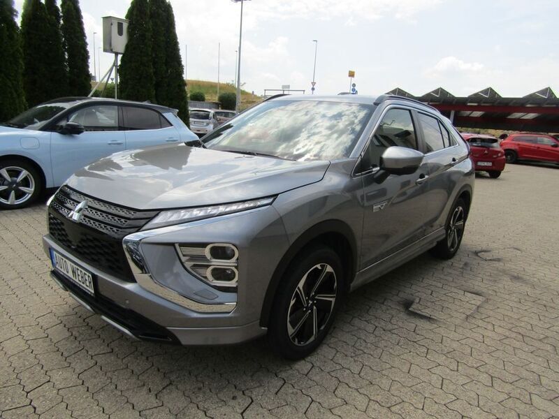 Gebraucht Mitsubishi Eclipse Cross Plus 188 PS (138 kW) 2022 Titanium grey SUV