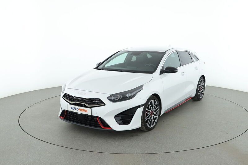 Weiß Gebraucht 2022 Kia ProCeed Kleinwagen | 26.170 € (Guter Preis) - Bild 1/4