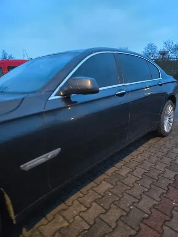 Gebraucht BMW 750L 408 PS (300 kW) 2010 Schwarz Limousine