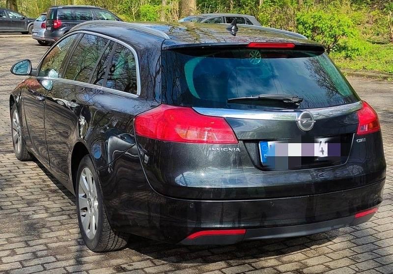 Gebraucht Opel Insignia 160 PS (117 kW) 2013 Schwarz Kombi