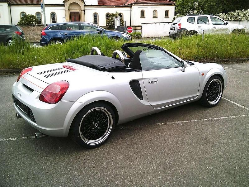 Gebraucht Toyota MR2 140 PS (102 kW) 2000 Silber Cabrio