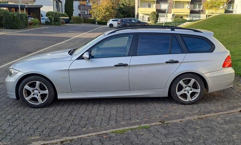 Gebraucht BMW 320 150 PS (110 kW) 2006 Grau Kombi
