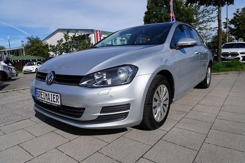 Silber Gebraucht 2014 VW Golf VII Trendline Limousine | 8.950 € (Guter Preis) - Bild 1/4