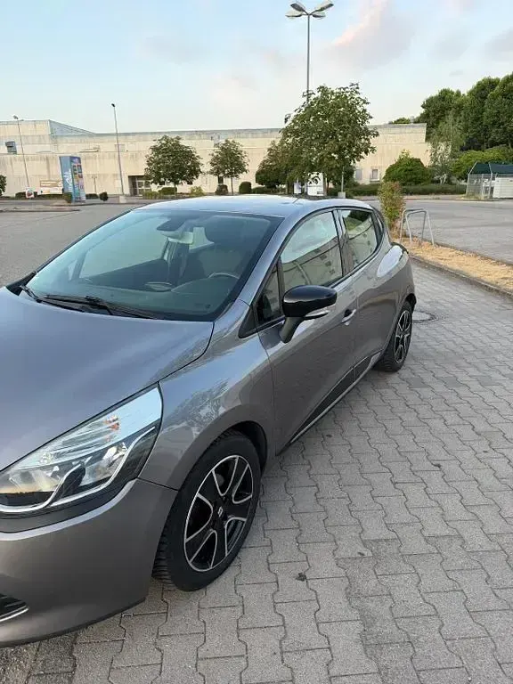 Gebraucht Renault Clio Initiale Paris 90 PS (66 kW) 2014 Grau Limousine