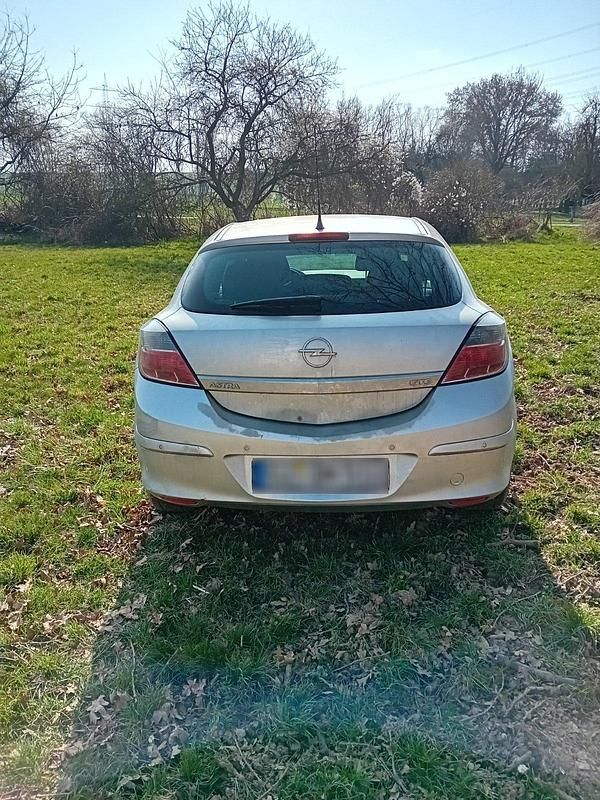 Gebraucht Opel Astra GTC 90 PS (66 kW) 2008 Silber Coupé