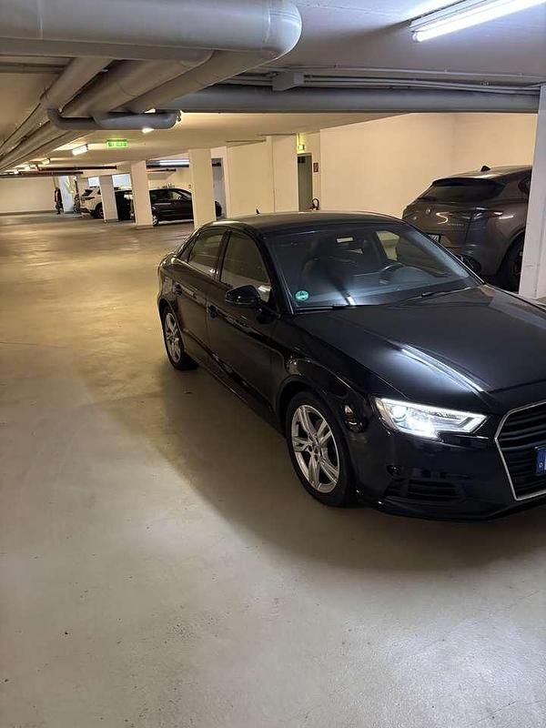 Gebraucht Audi A3 Ambiente 150 PS (110 kW) 2018 Schwarz Limousine